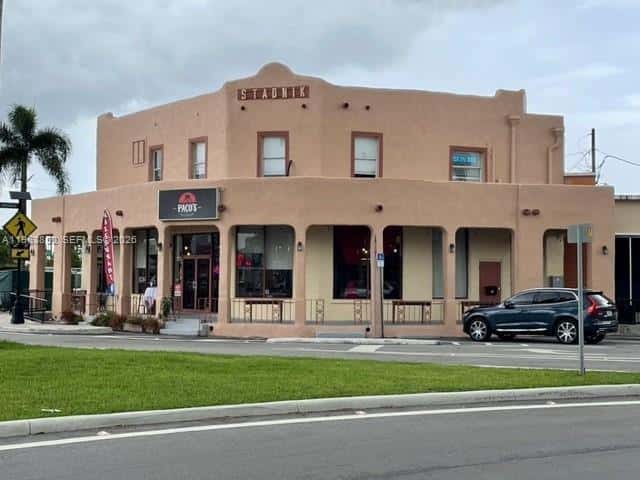 45 Curtiss Pkwy, Miami Springs FL 33166
