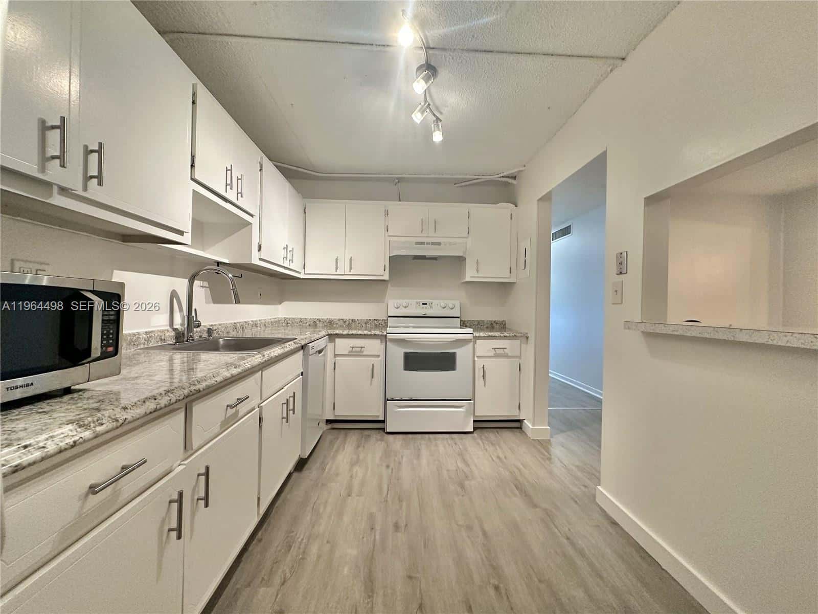 1470 NE 125th Ter # 210, North Miami FL 33161