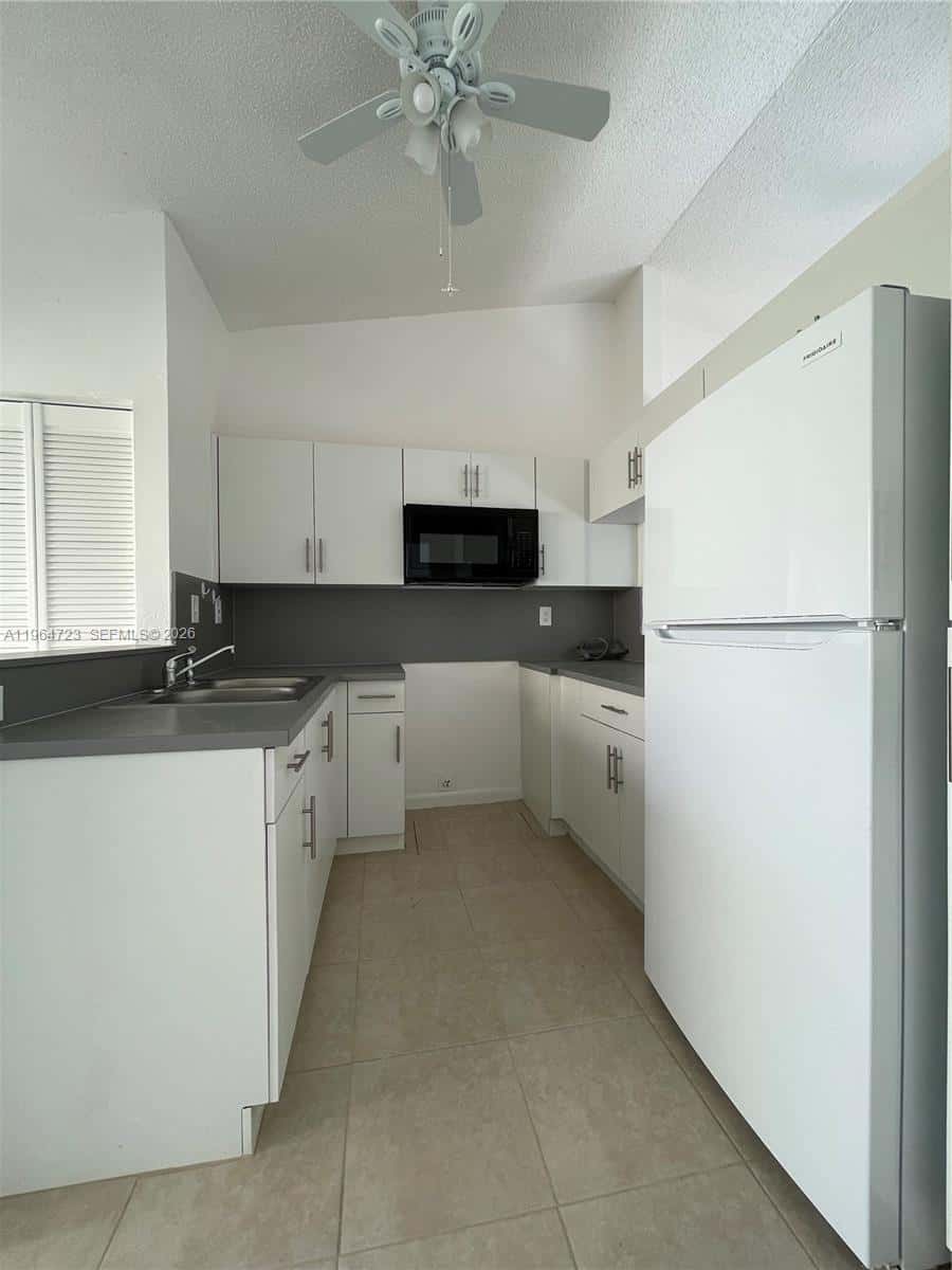 1210 San Remo Cir, Homestead FL 33035