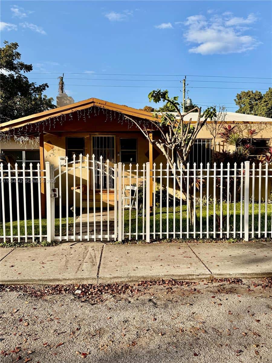 729 NW 47th Ter, Miami FL 33127