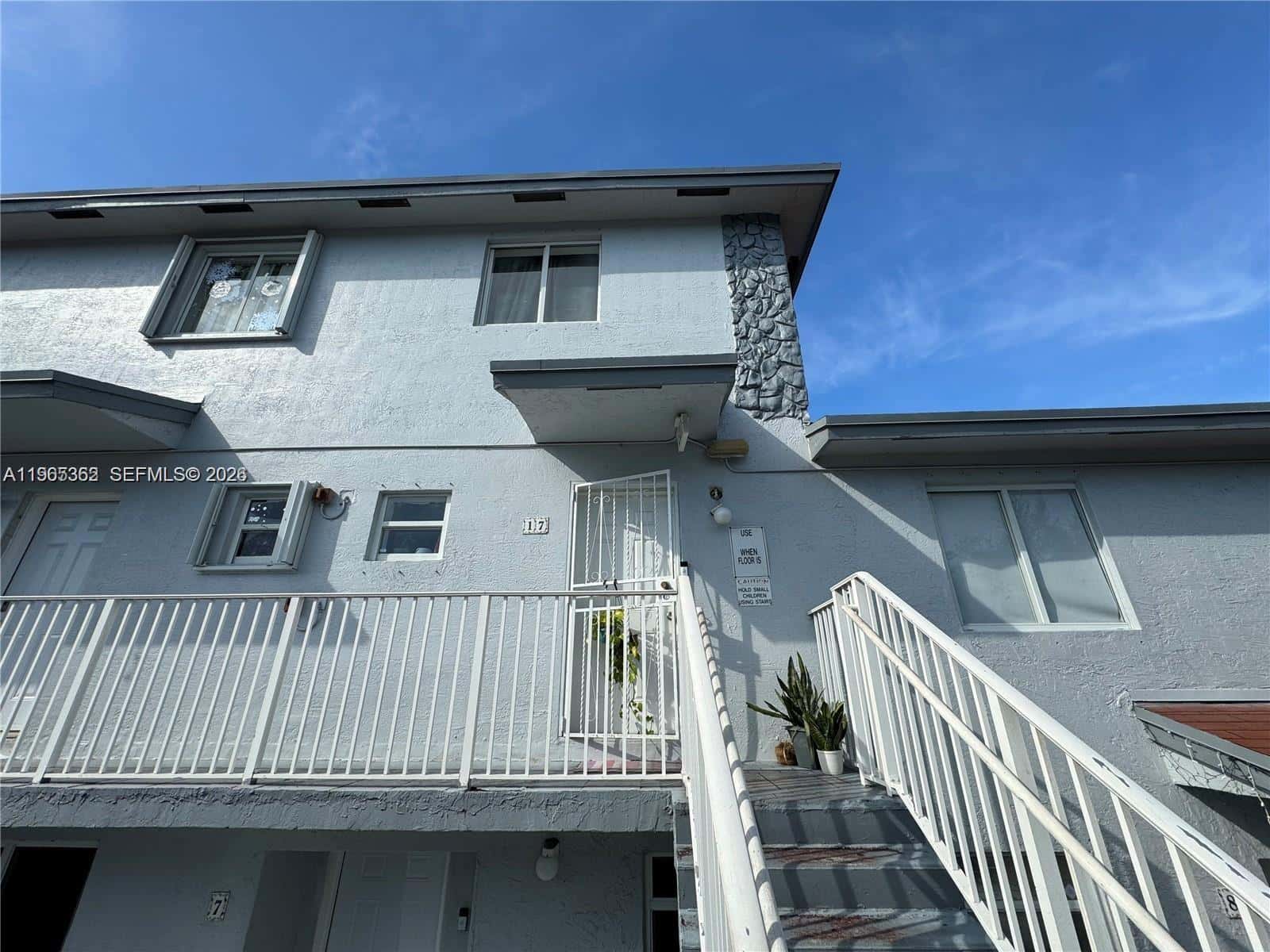 8031 NW 8th St # 17, Miami FL 33126