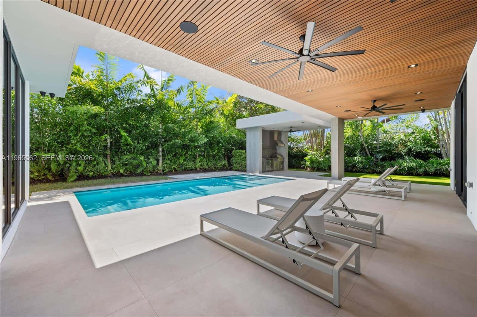 215 S Shore Dr, Miami FL 33133