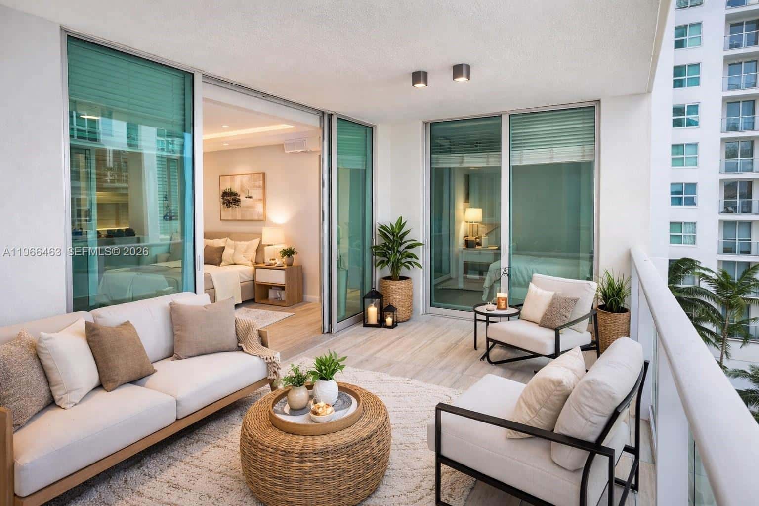 300 S Biscayne Blvd # 1711, Miami FL 33131