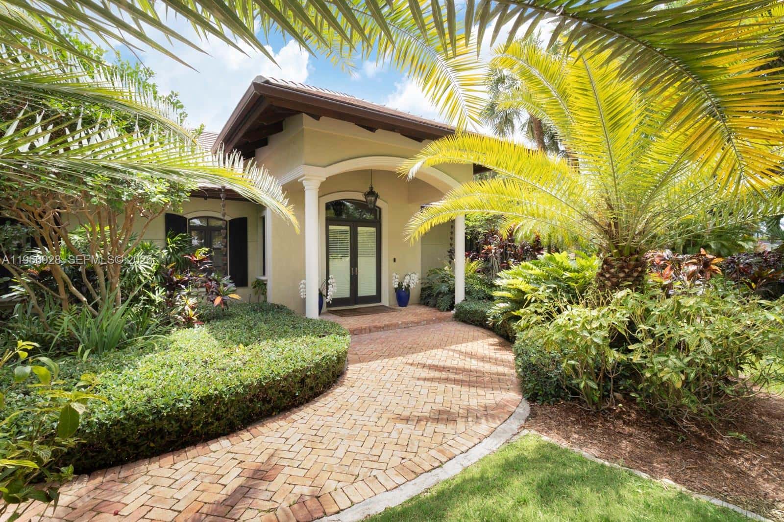 10601 SW 72nd Ct, Pinecrest FL 33156
