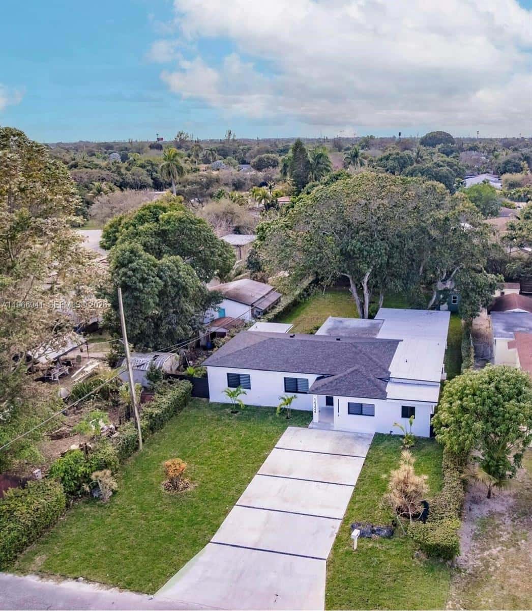 14324 Garden Dr, Miami FL 33168