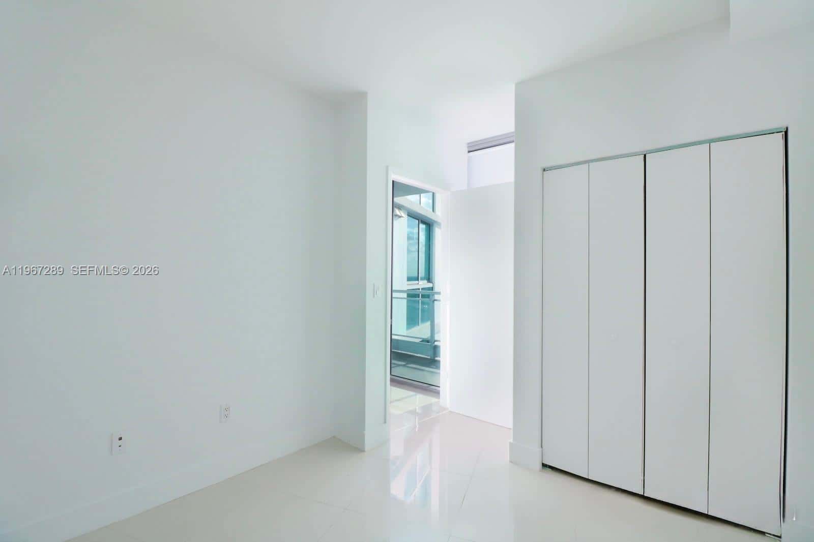 92 SW 3rd St # 2706, Miami FL 33130