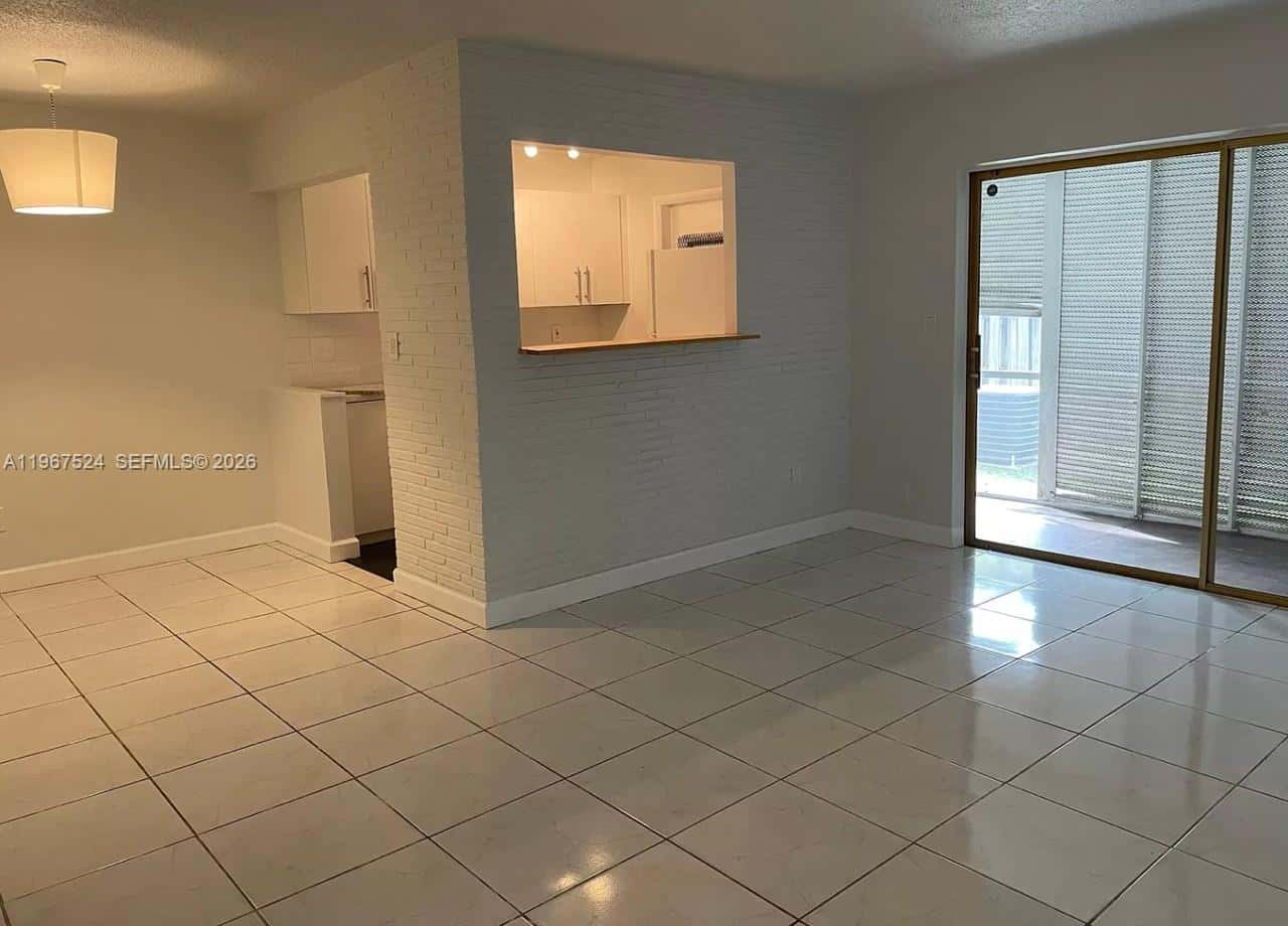 20400 NW 7 # 106, Miami Gardens FL 33169