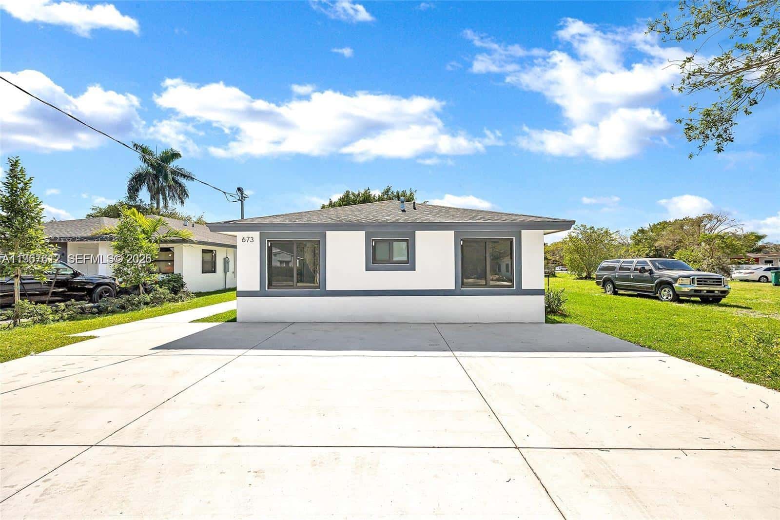 673 NW 14th St, Florida City FL 33034