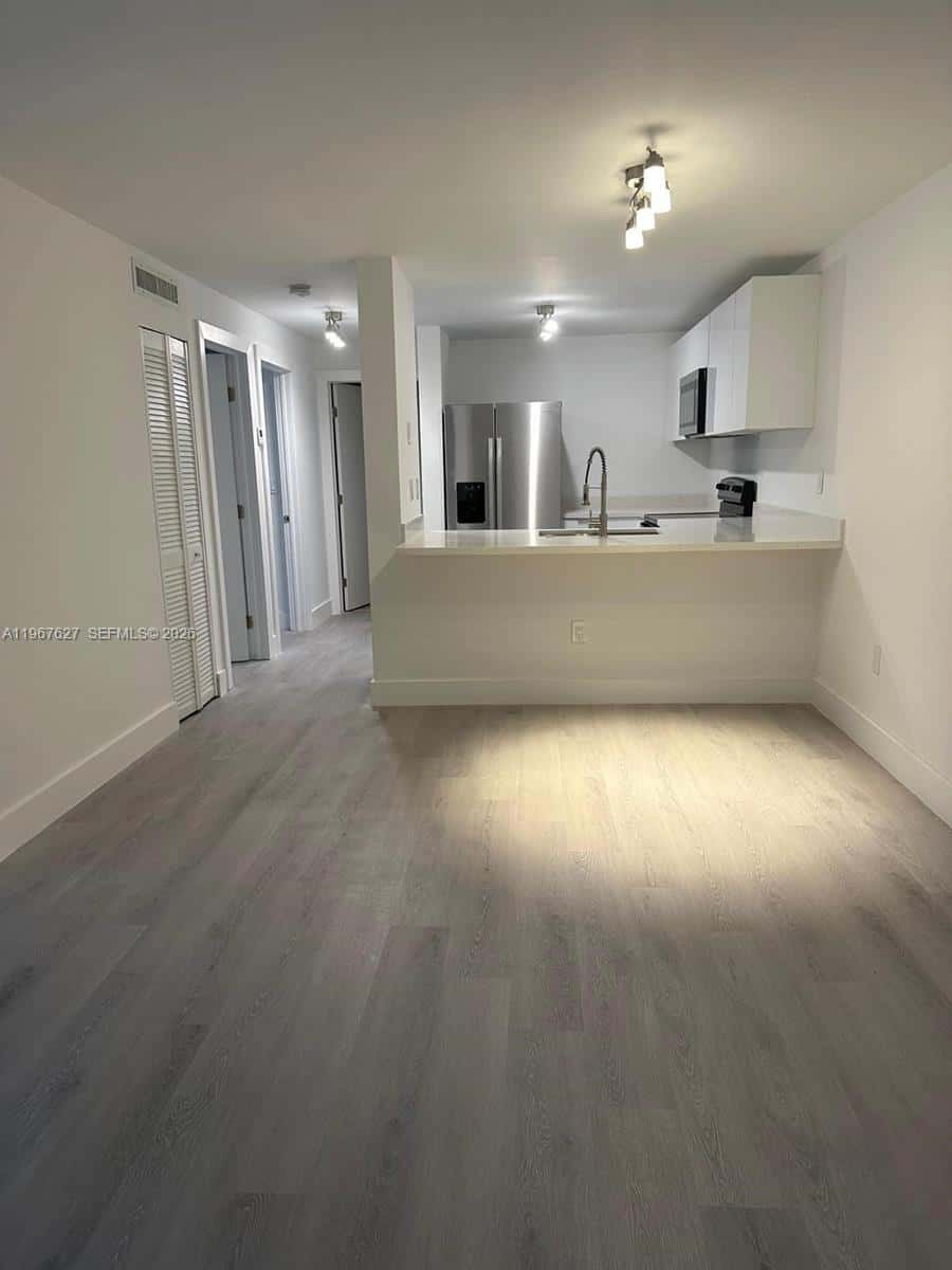 210 SW 11th St # 510, Miami FL 33130