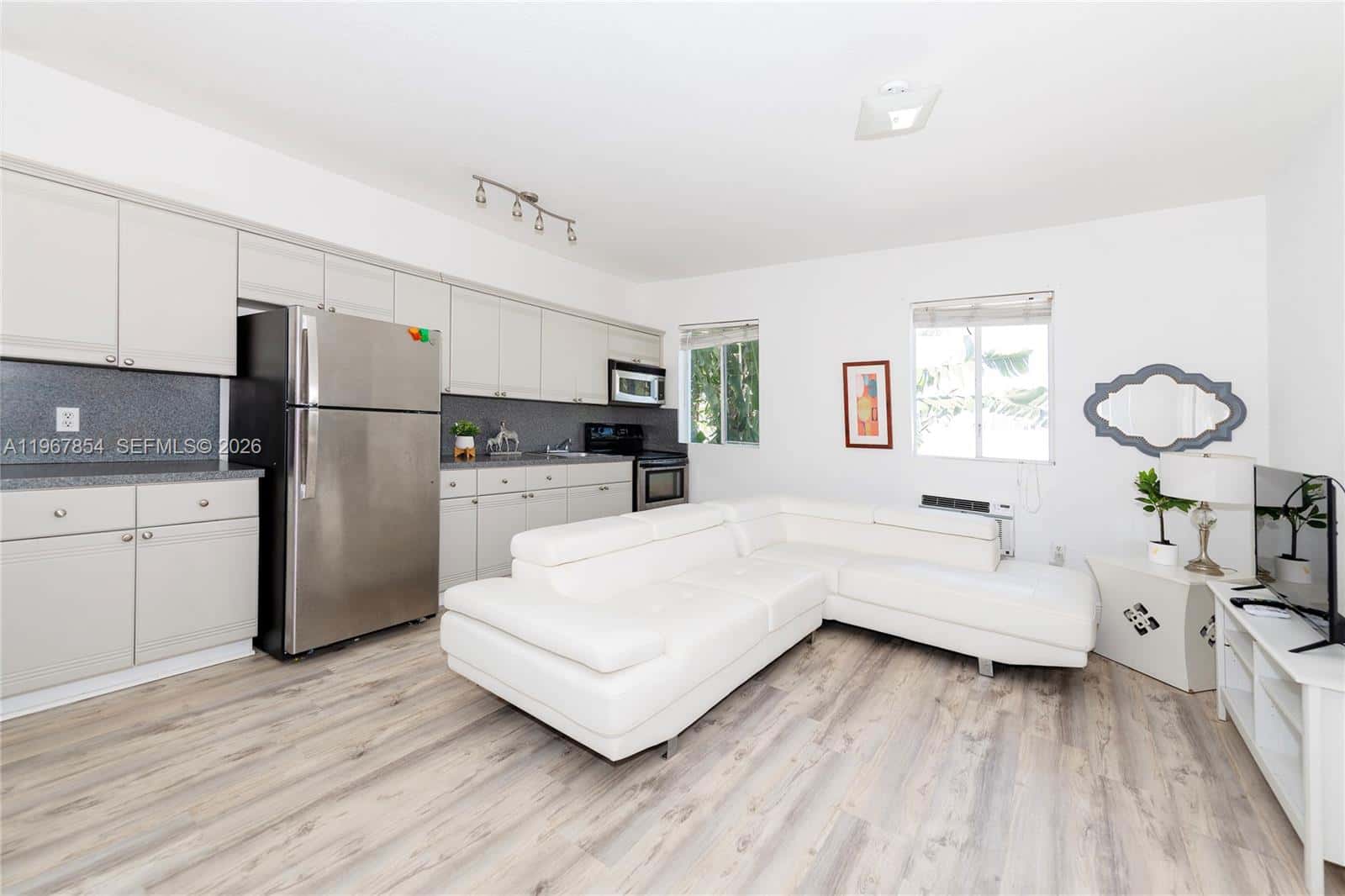 820 Euclid Ave # 308, Miami Beach FL 33139