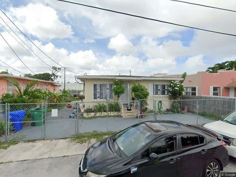 1781 NW 19th St, Miami FL 33125