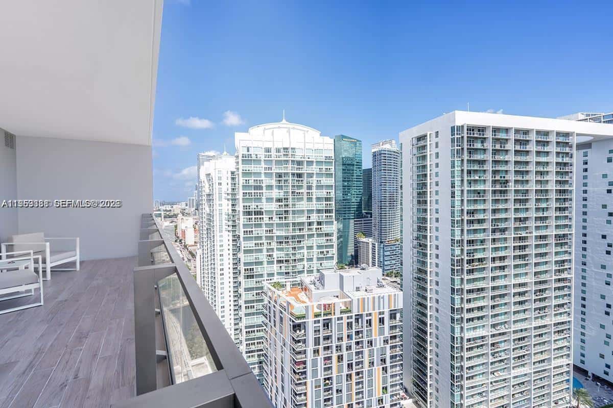 68 SE 6th St # 2807, Miami FL 33131