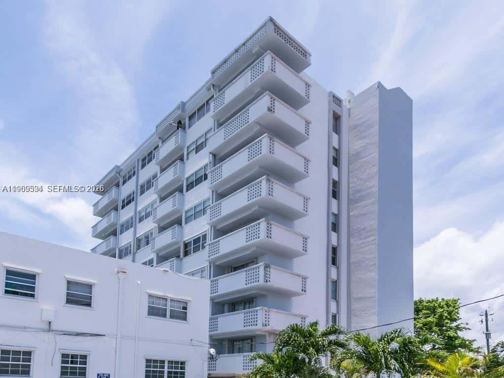 7118 Bonita Dr # 704, Miami Beach FL 33141