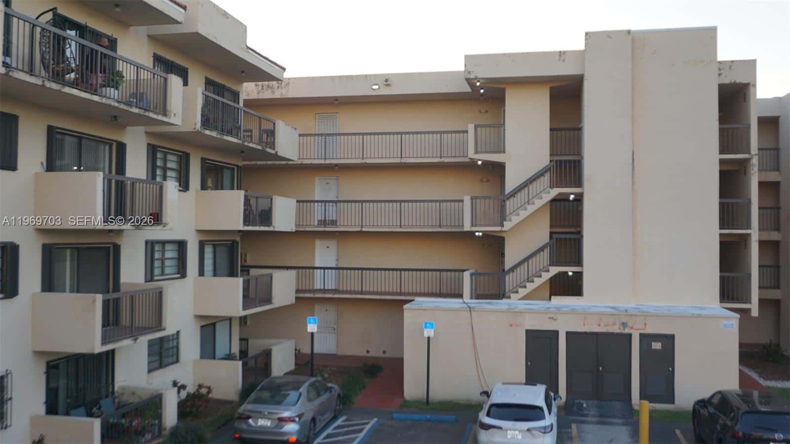 995 SW 84th Ave # 218, Miami FL 33144