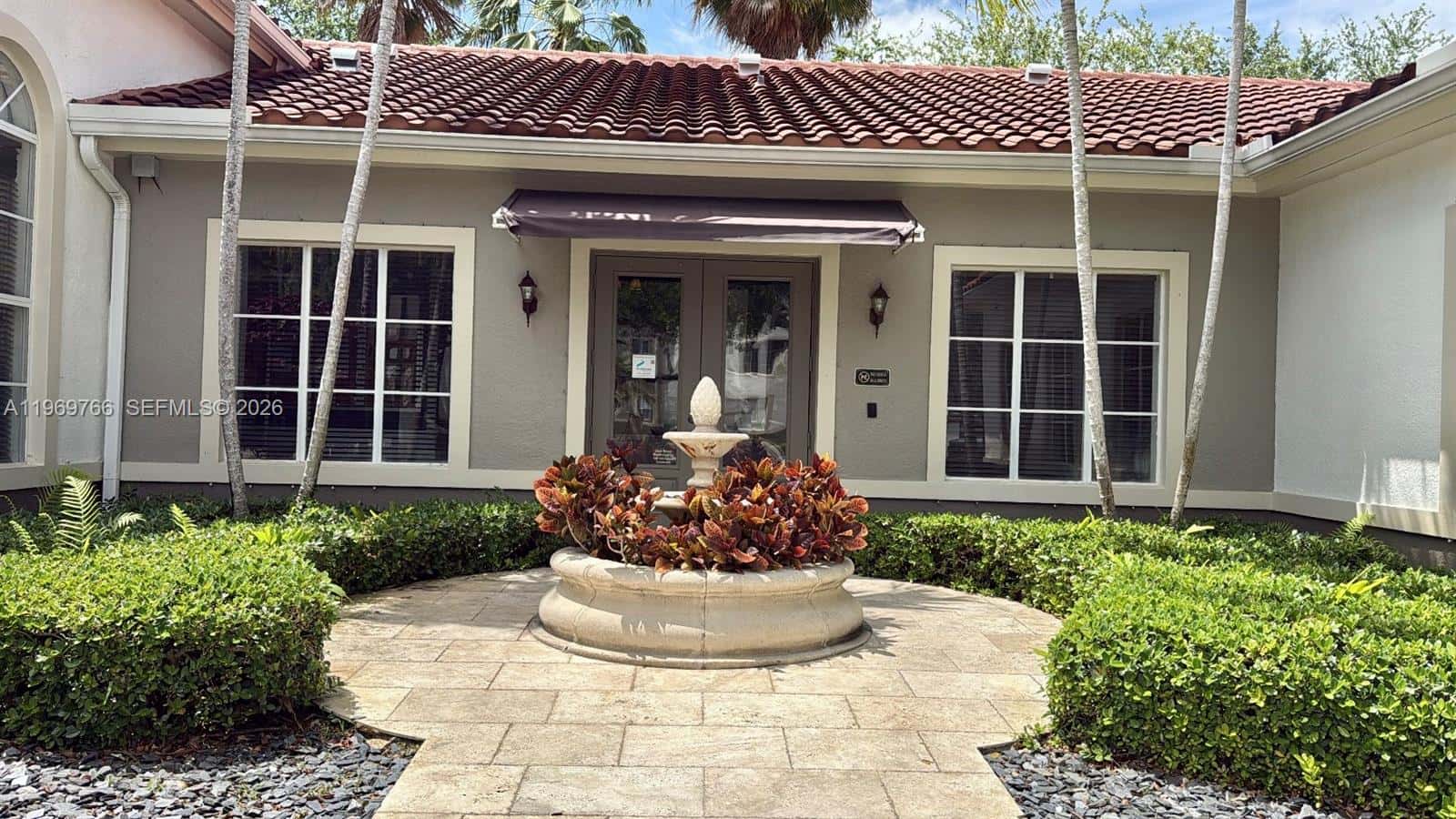6831 SW 44th St # 302, Miami FL 33155