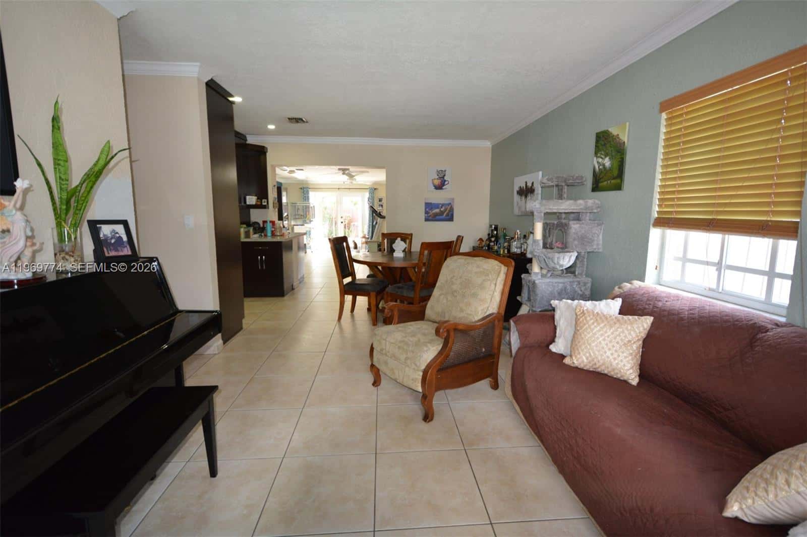 890 E 38th St, Hialeah FL 33013