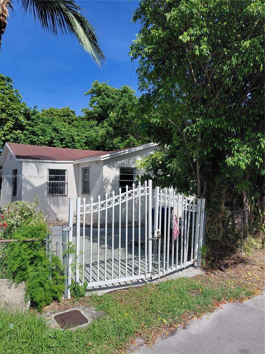 7091 NW 21st Ave, Miami FL 33147