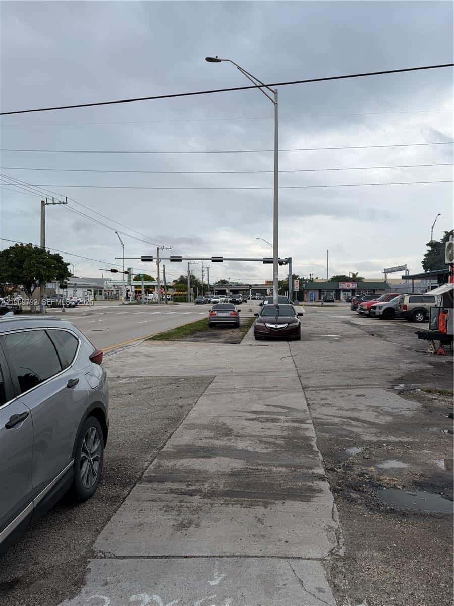 752 Opa Locka Blvd, Miami FL 33168