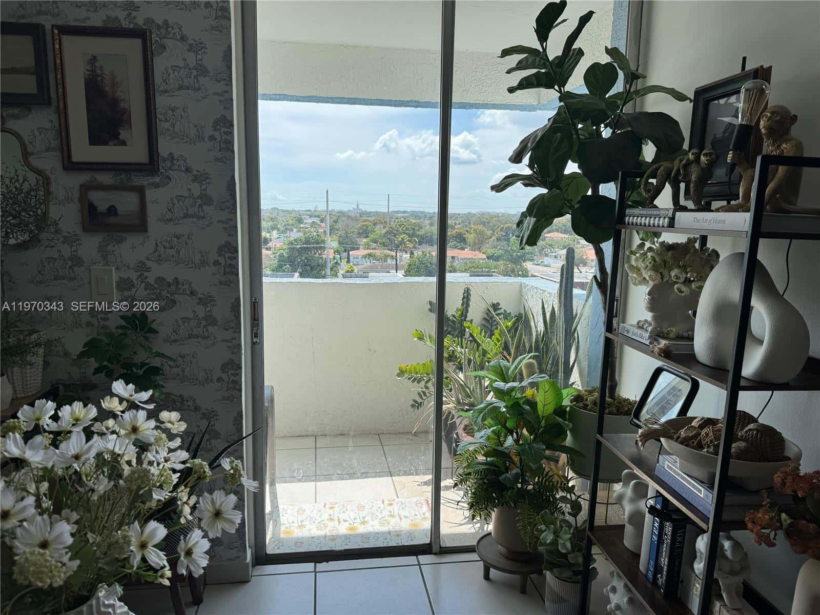 5050 NW 7th St # 604, Miami FL 33126