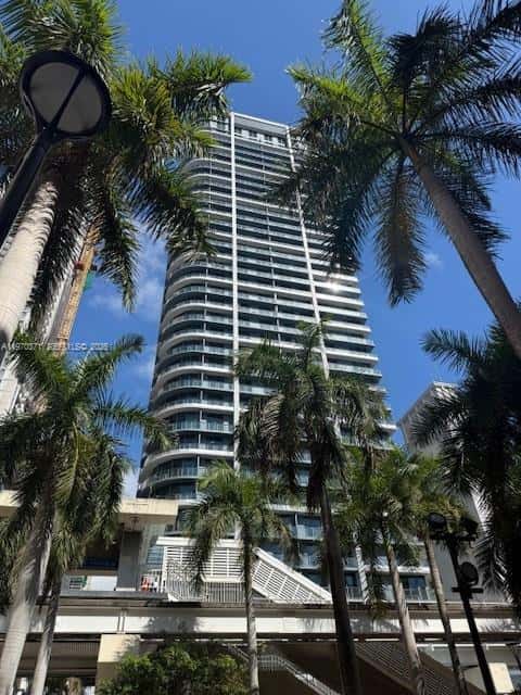 121 NE 5th St # 2504, Miami FL 33132