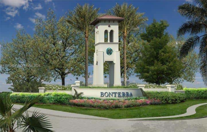 9386 W 33rd Ln, Hialeah FL 33018
