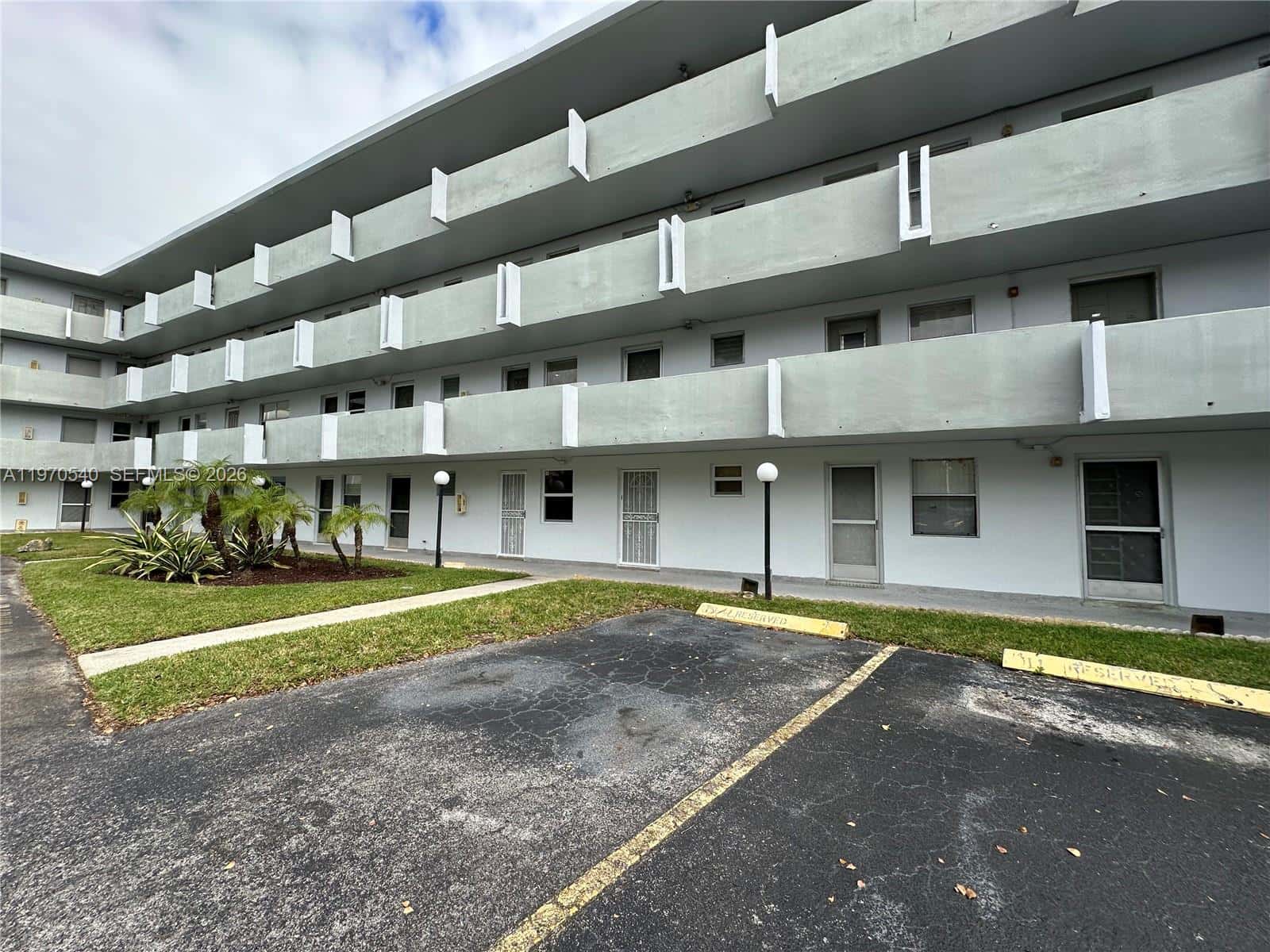 1351 NE 191st St # E107, Miami FL 33179