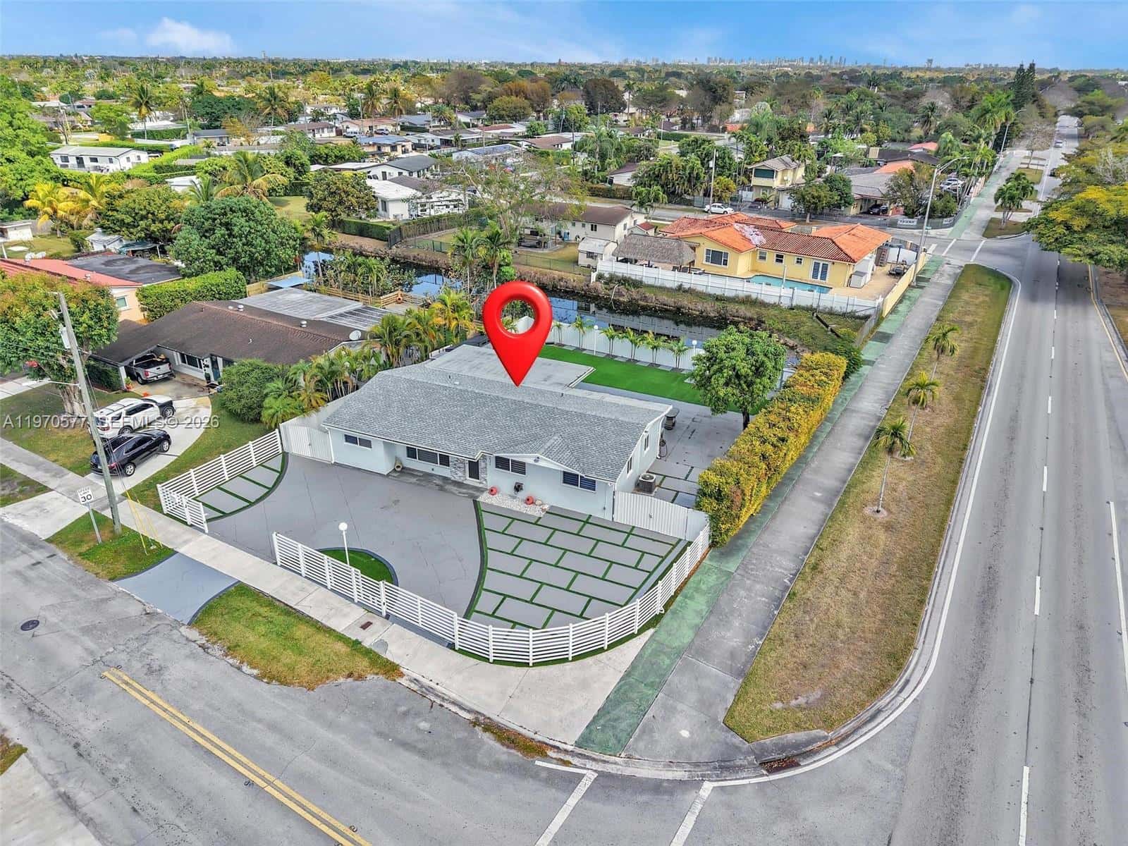 5521 SW 104th Ave, Miami FL 33165