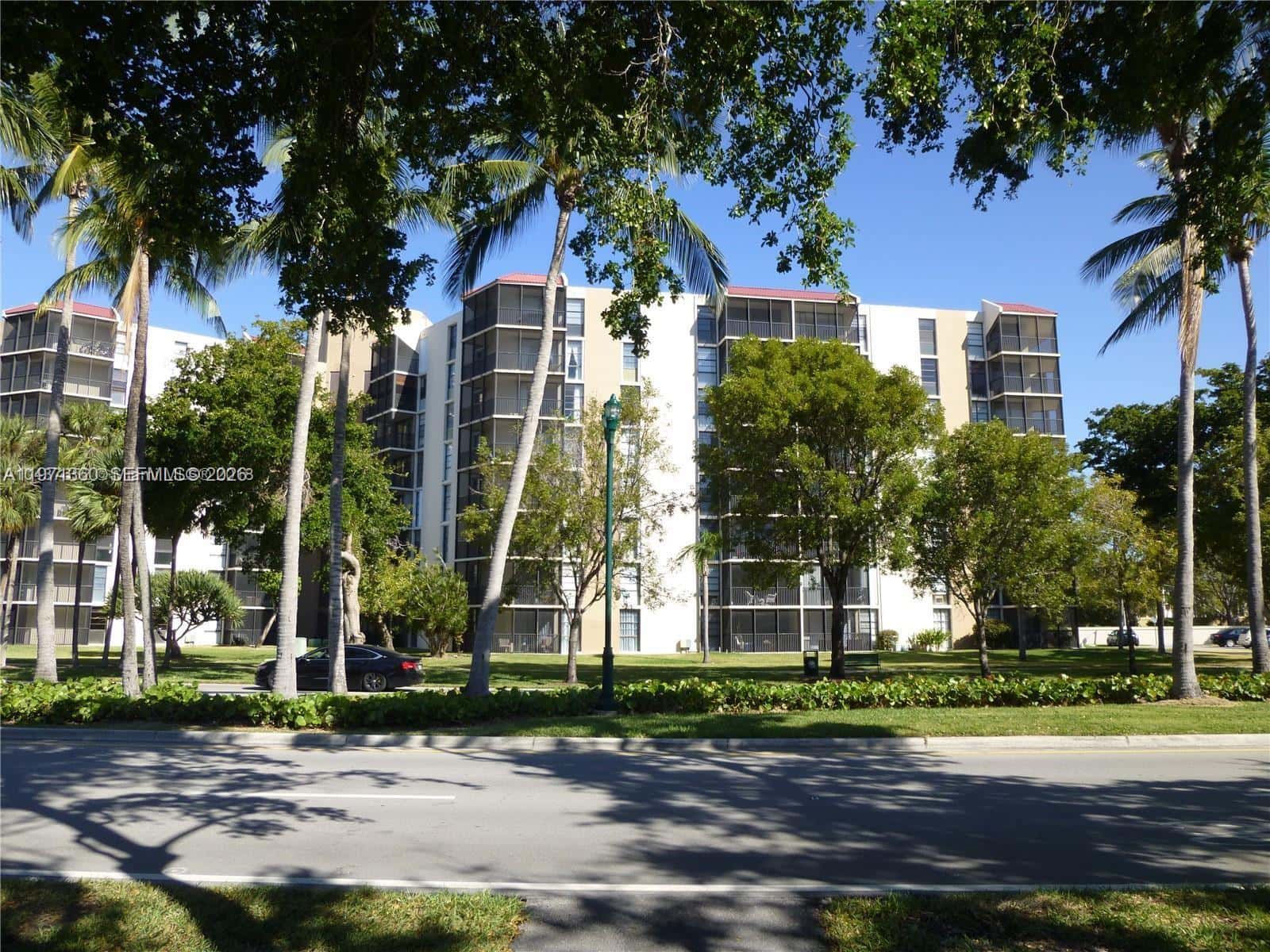 3101 N Country Club Dr # 107, Aventura FL 33180