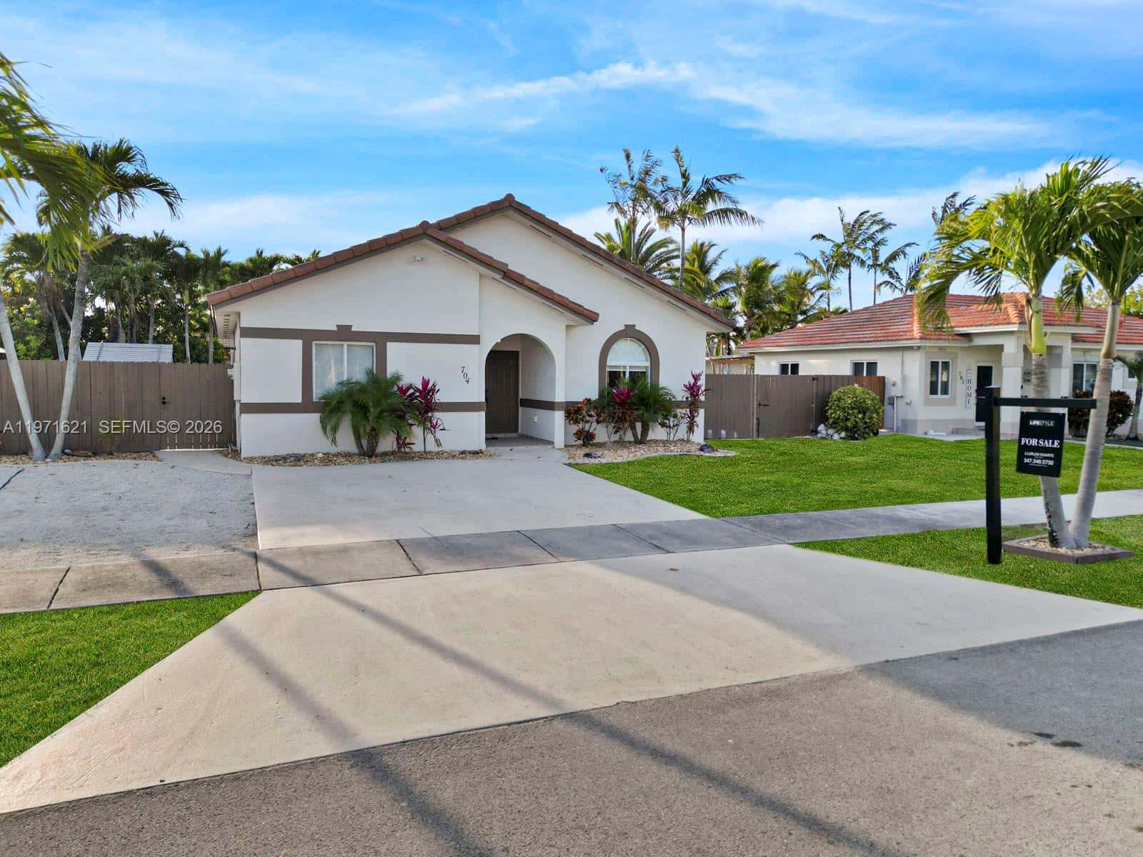 704 SE 14th Pl, Homestead FL 33033