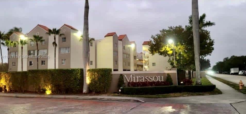6155 NW 186th St # 308, Hialeah FL 33015