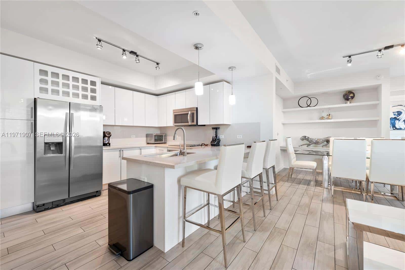 999 SW 1st Ave # 2204, Miami FL 33130