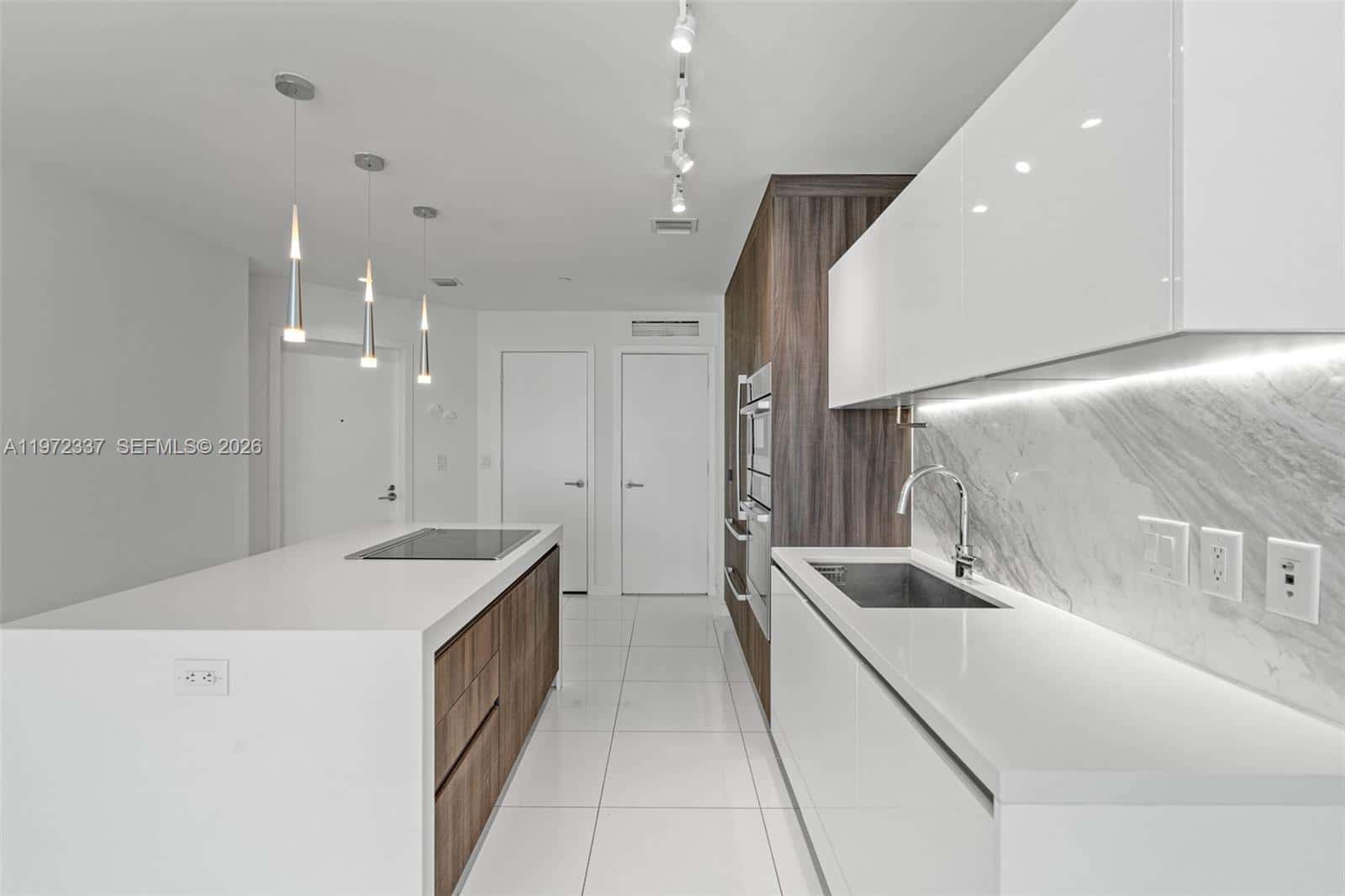 851 NE 1st Ave # 1506, Miami FL 33132