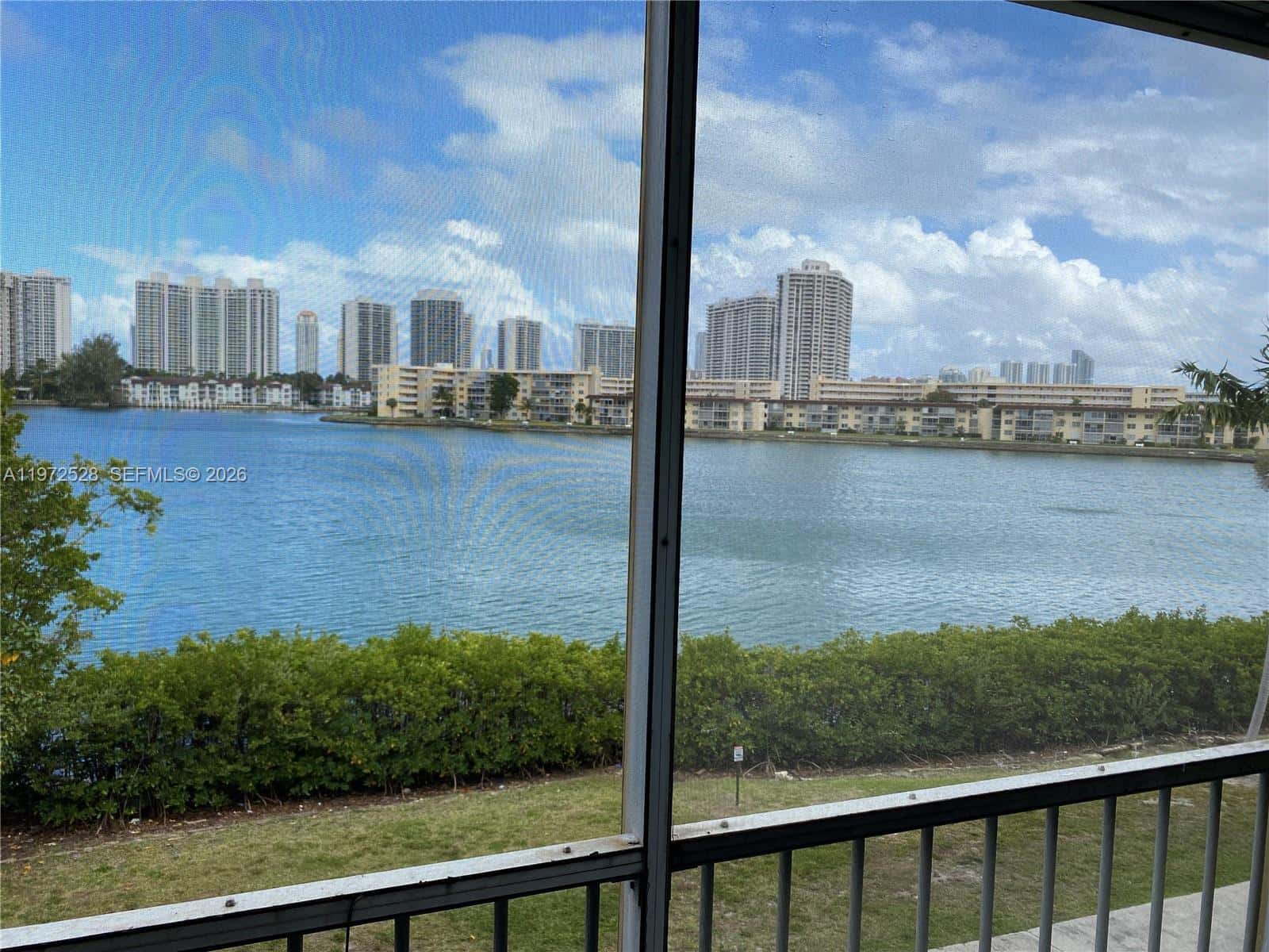 2861 Leonard Dr # F301, Aventura FL 33160