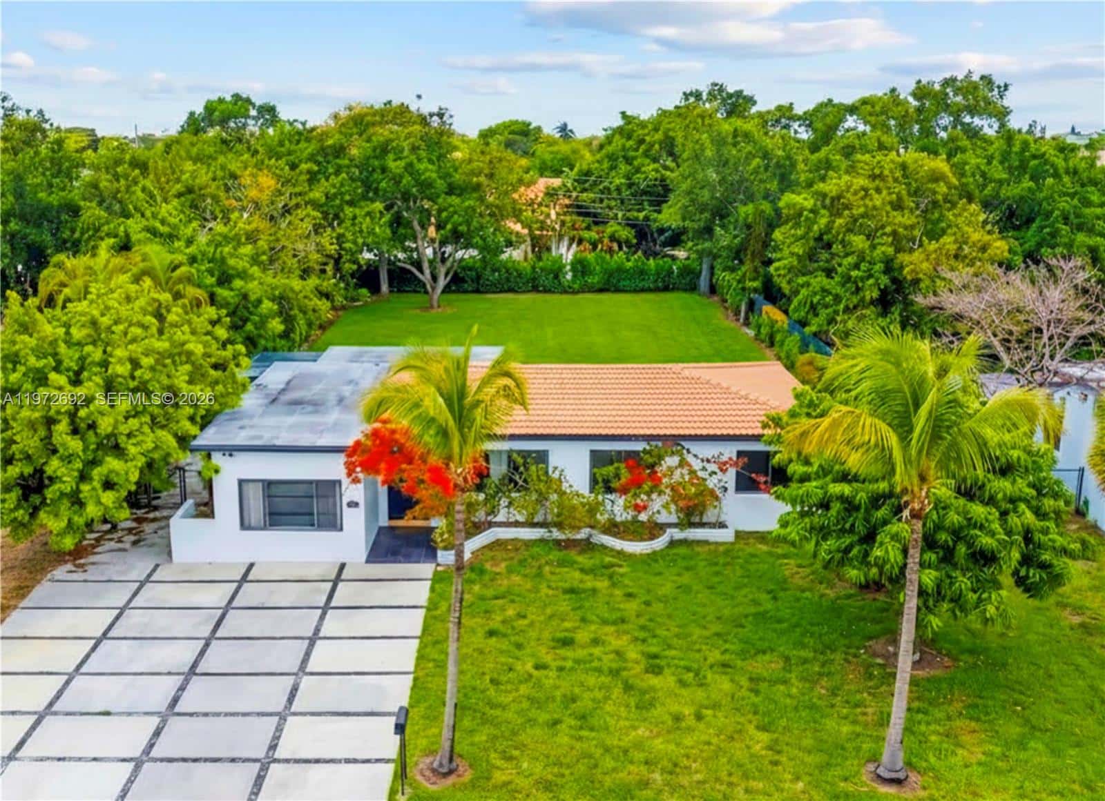 2421 NE 187th St, Miami FL 33180