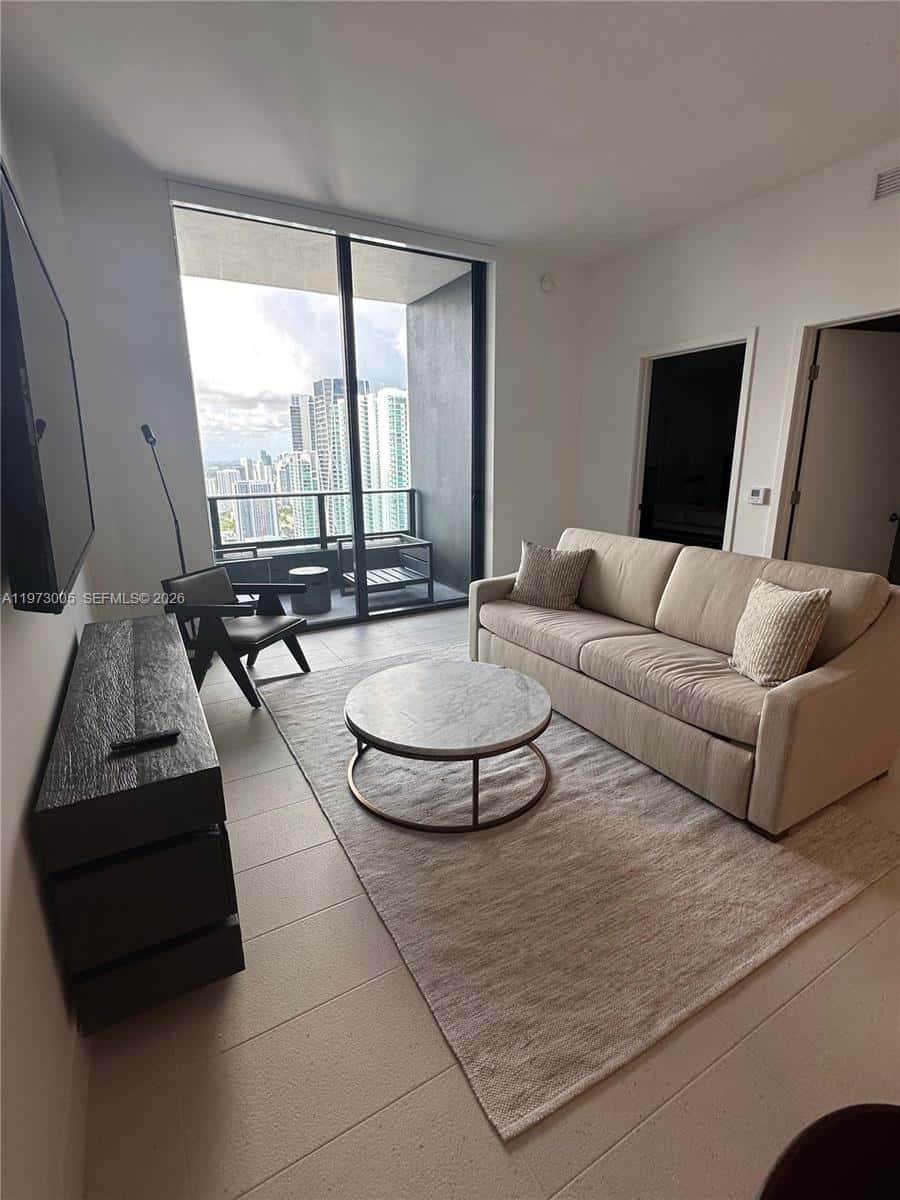 159 NE 6th St # 4811, Miami FL 33132
