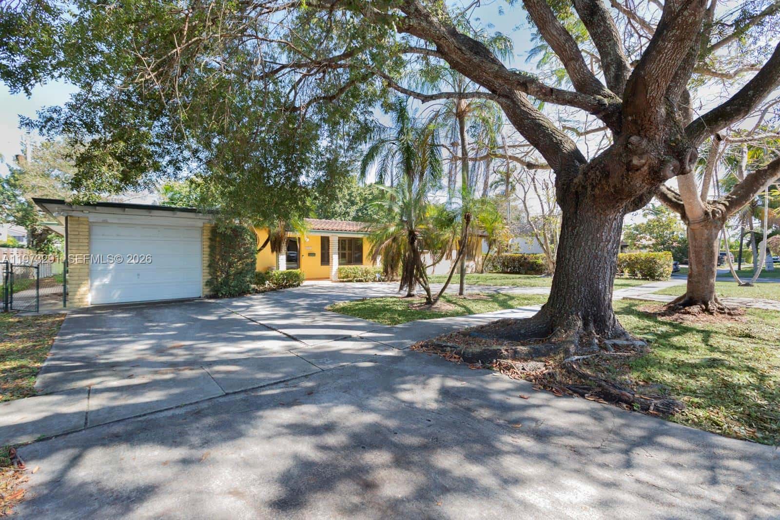 3721 SW 58th Ave, Miami FL 33155