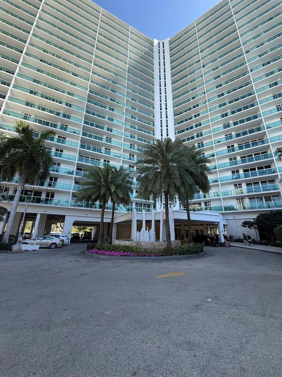 100 Bayview Dr # 610, Sunny Isles Beach FL 33160