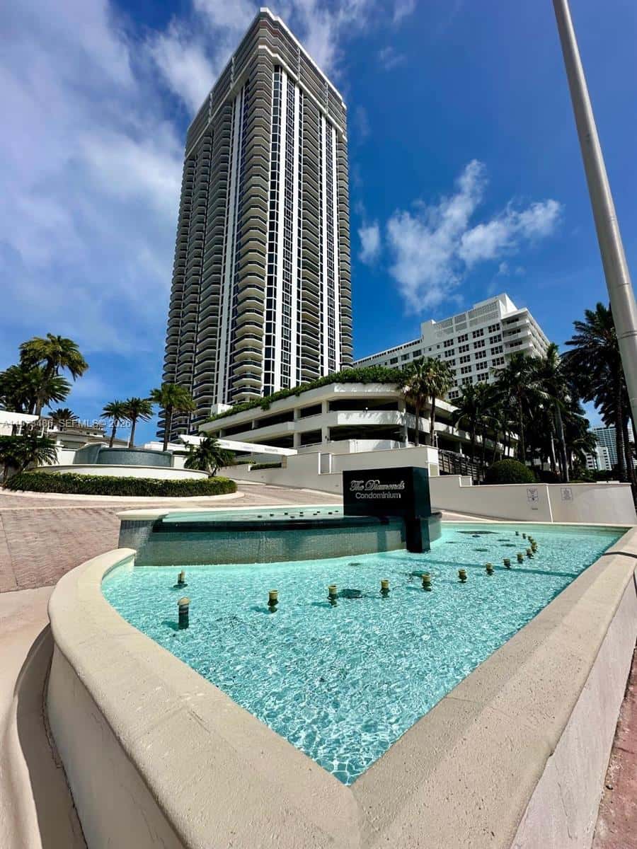 4775 Collins Ave # 2407, Miami Beach FL 33140