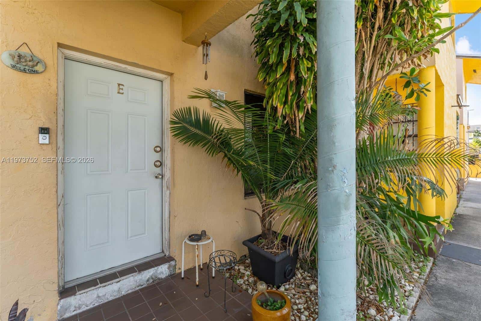 1613 NW 16th St, Miami FL 33125