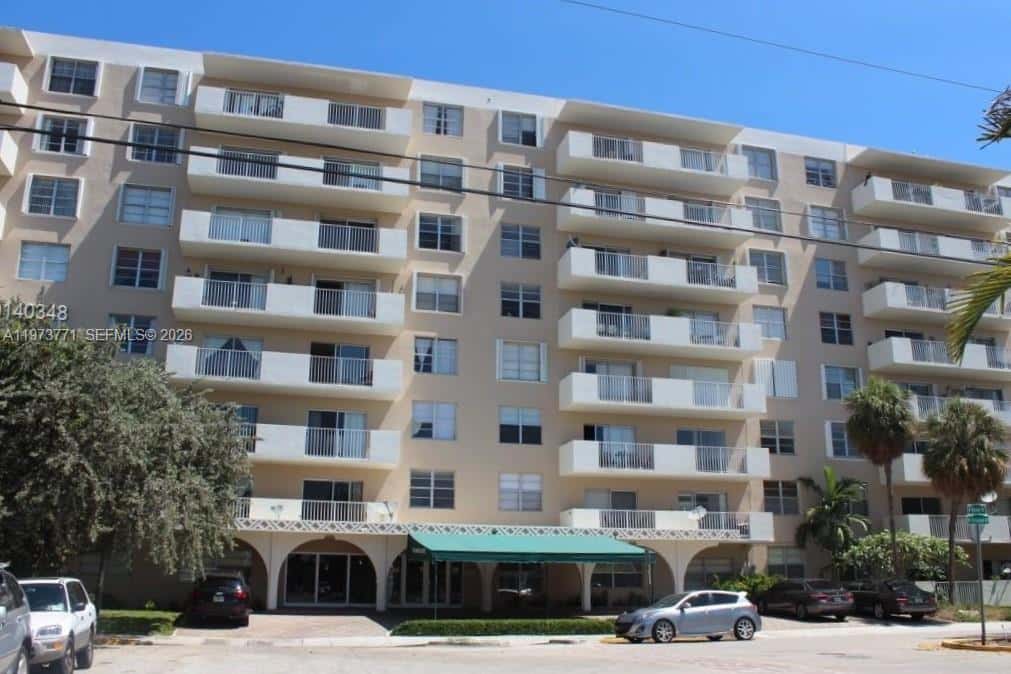1455 N Treasure Dr # 6D, North Bay Village FL 33141