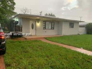 121 NW 188th St, Miami Gardens FL 33169