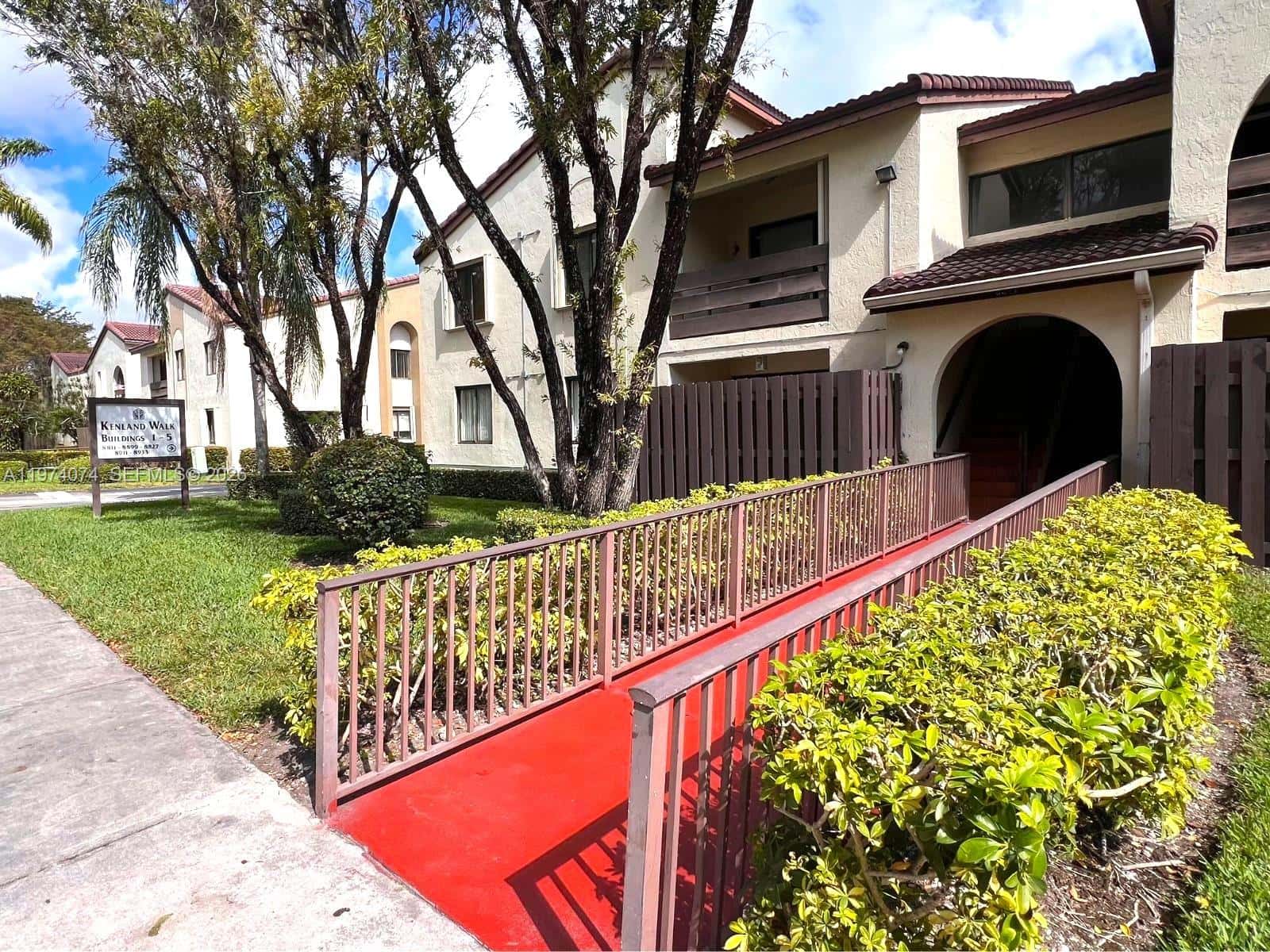 8911 SW 123rd Ct # 101, Miami FL 33186