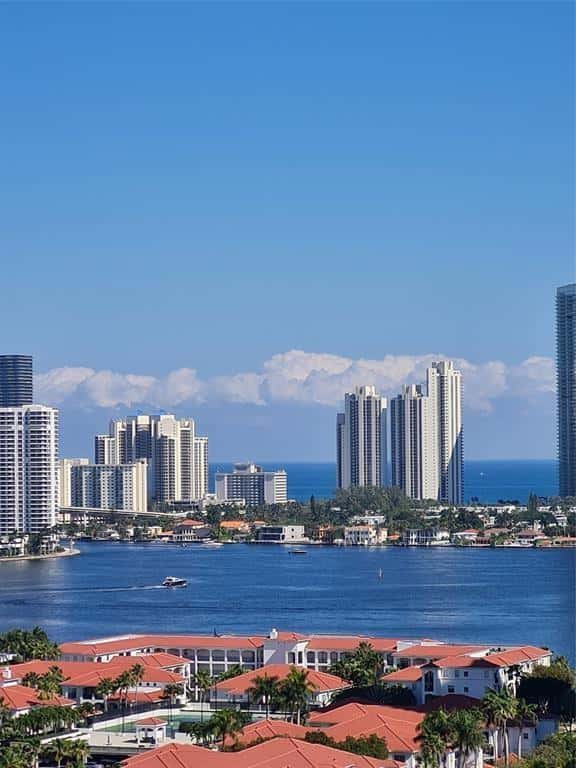 2851 NE 183 # 05, Aventura FL 33160