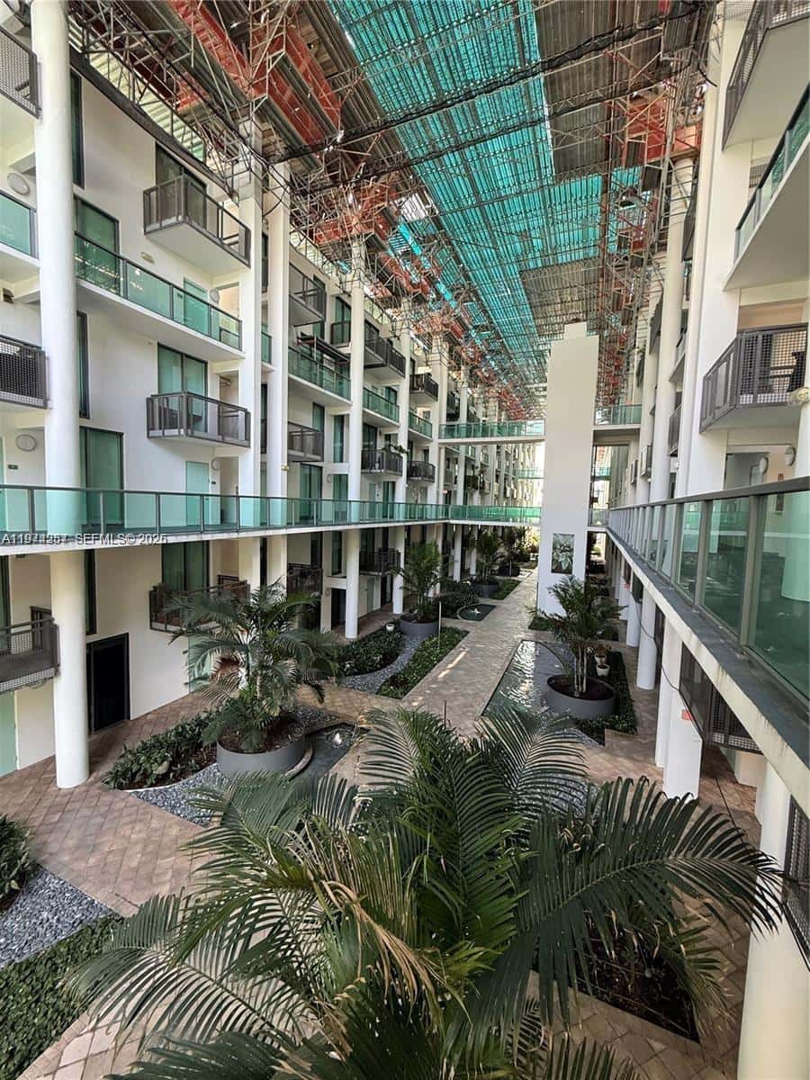 6000 Collins Ave # 313, Miami Beach FL 33140