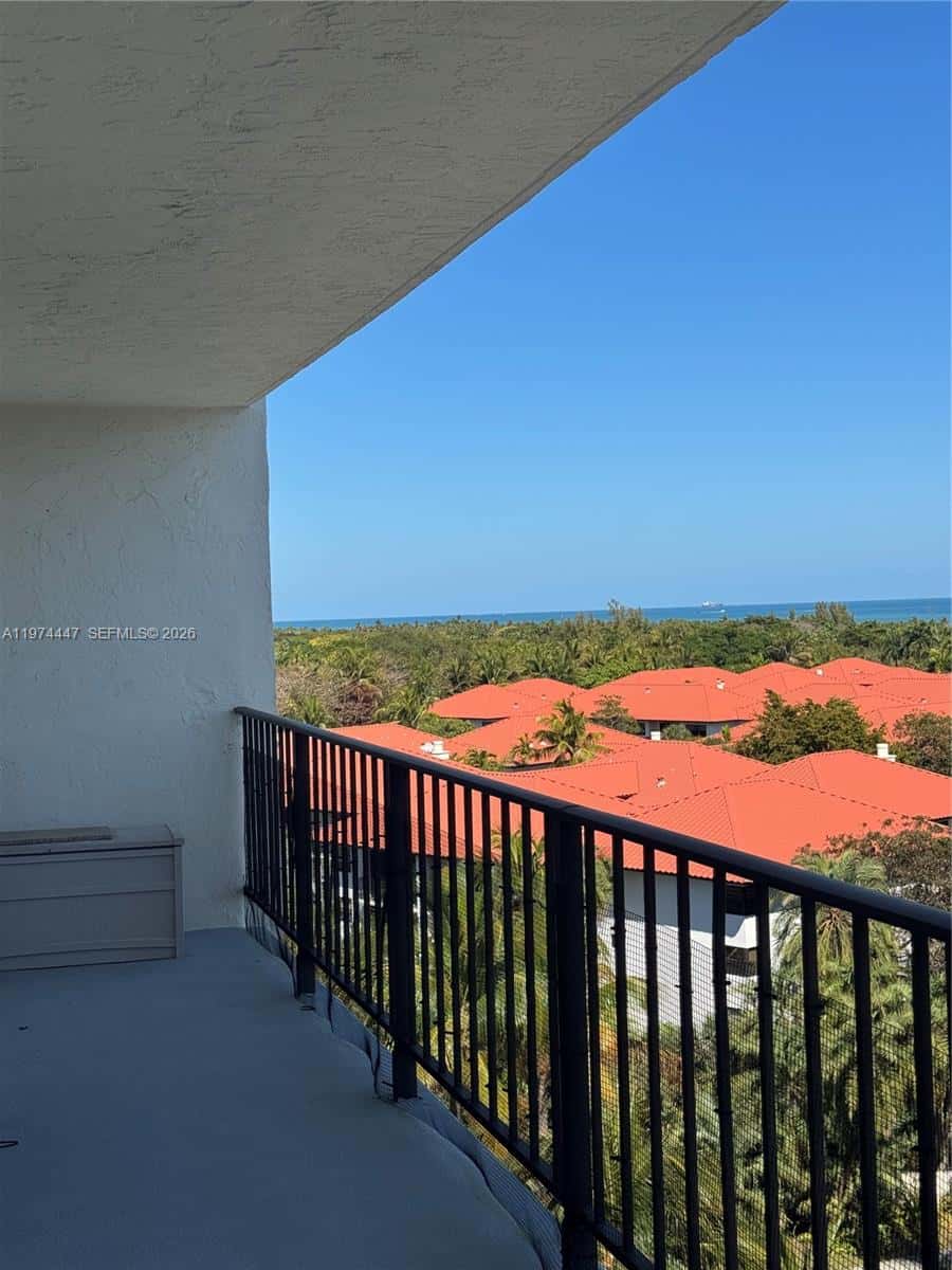 77 Crandon Blvd # 9E, Key Biscayne FL 33149