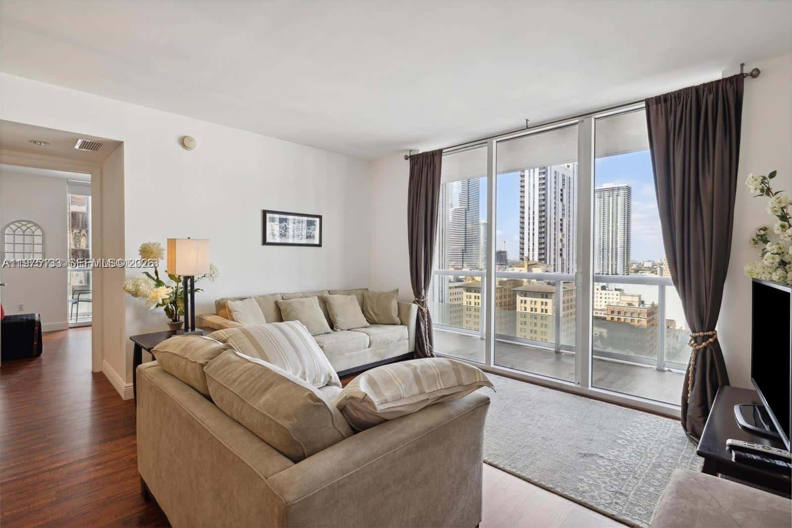 50 Biscayne Blvd # 2111, Miami FL 33132