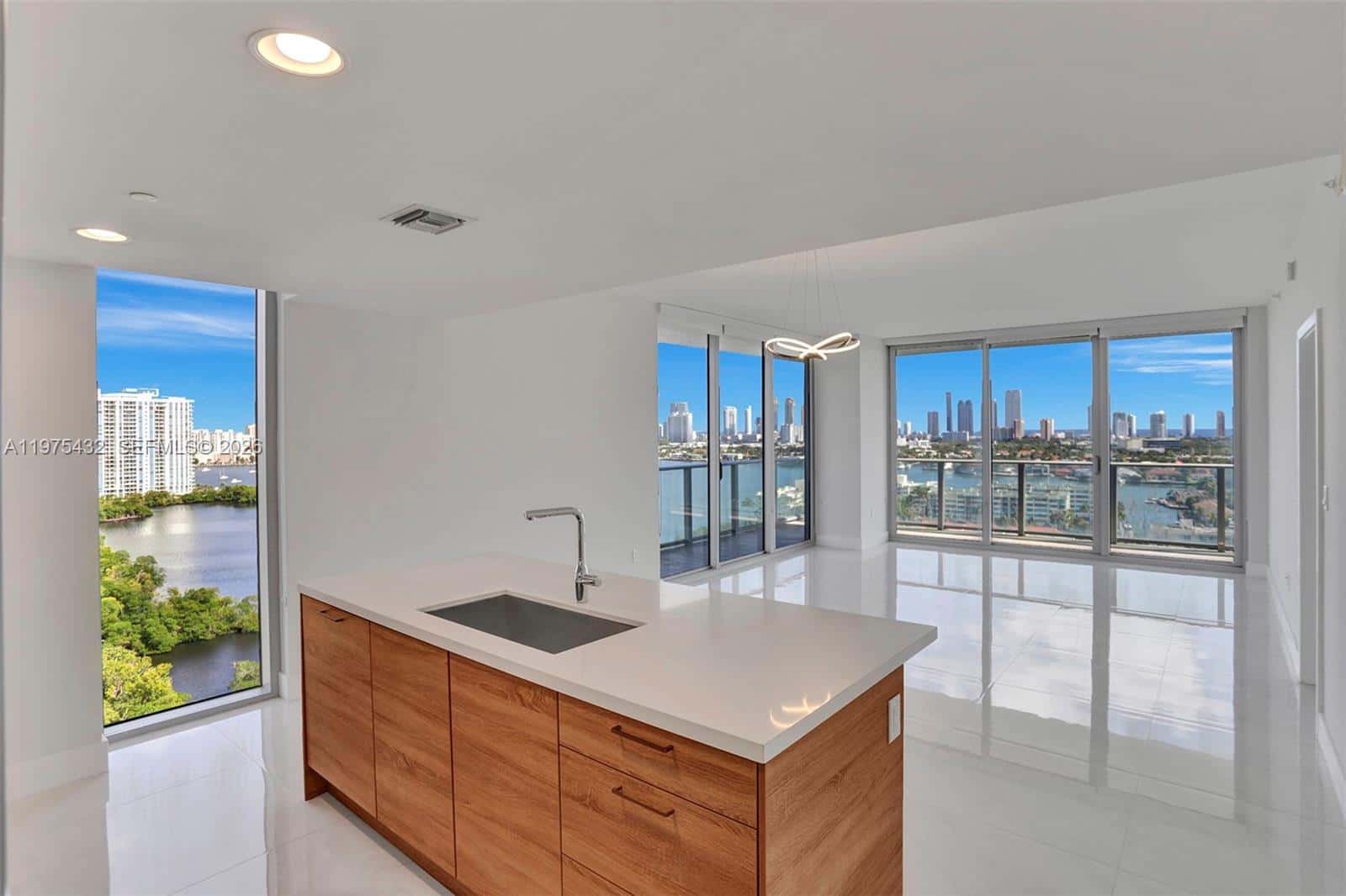 16385 SE Biscayne Blvd # 1815, North Miami Beach FL 33160