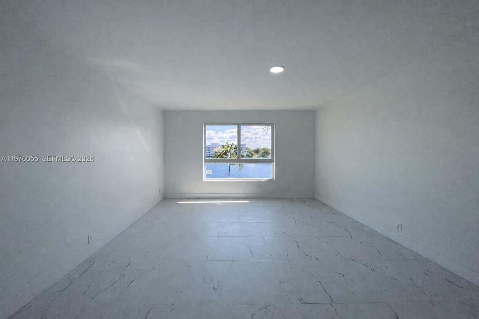 19255 NE 2nd Ave # 2224, Miami FL 33179