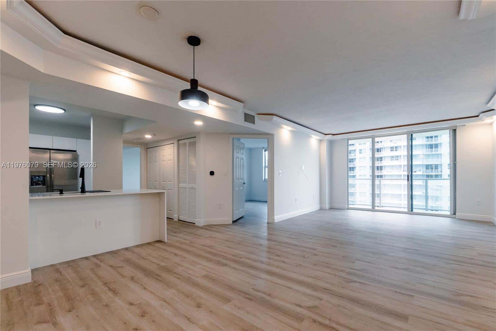 1155 Brickell Bay Dr # 2204, Miami FL 33131