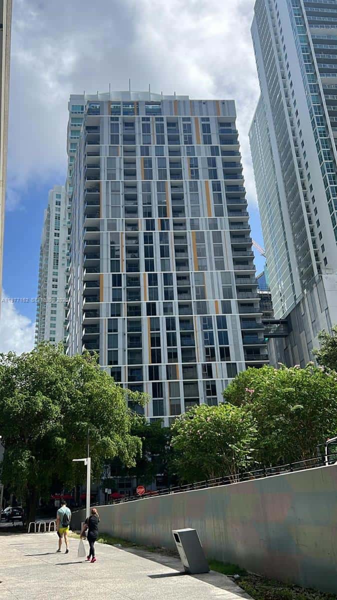 31 SE 6th St # 1801, Miami FL 33131